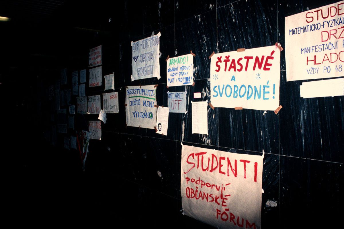 PosterRevolution_2.jpg